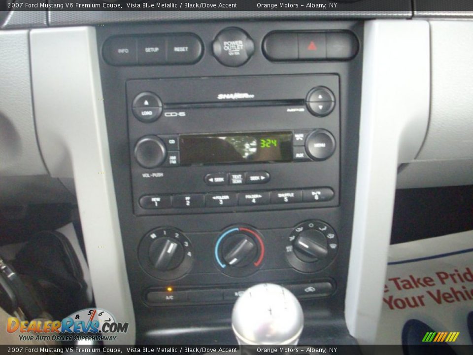 Controls of 2007 Ford Mustang V6 Premium Coupe Photo #15