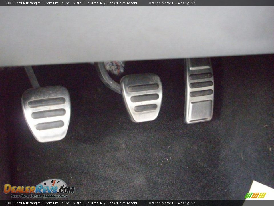 Controls of 2007 Ford Mustang V6 Premium Coupe Photo #22