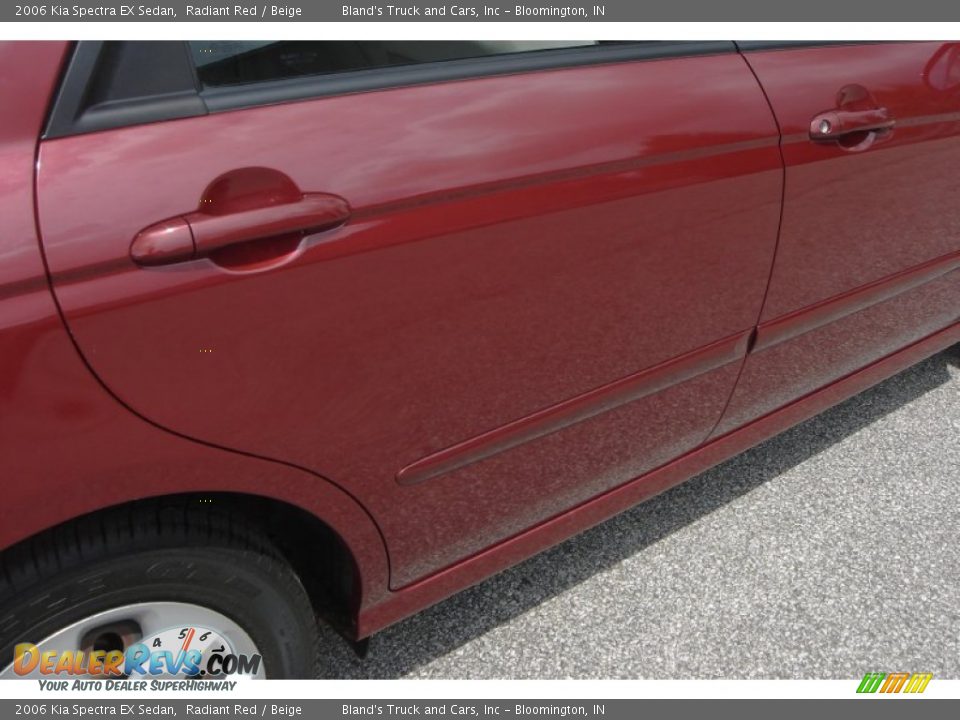 2006 Kia Spectra EX Sedan Radiant Red / Beige Photo #5