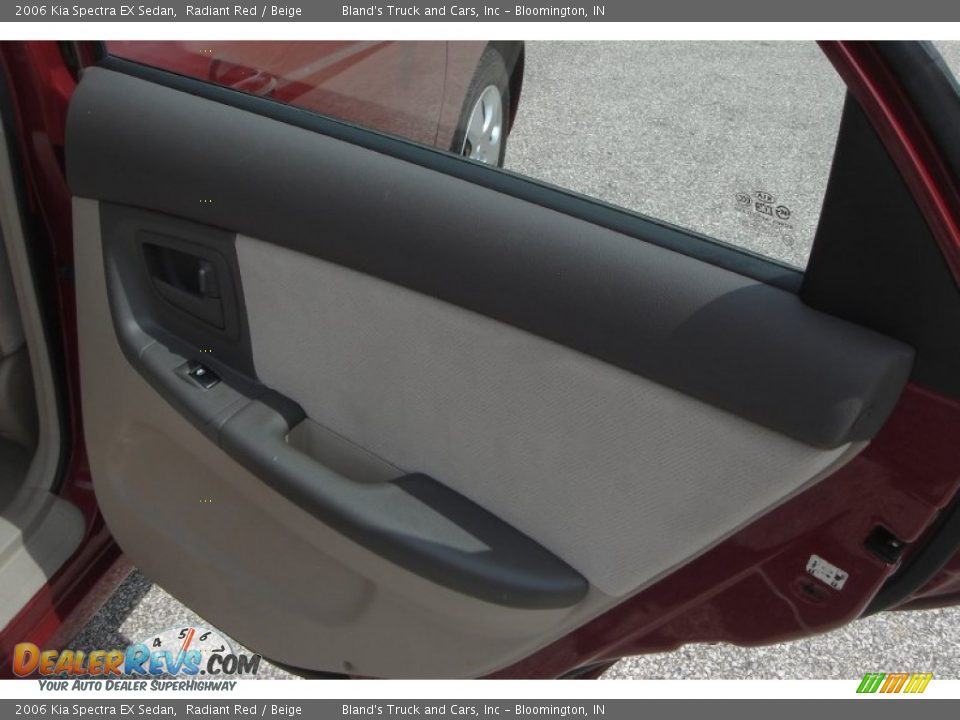 2006 Kia Spectra EX Sedan Radiant Red / Beige Photo #8