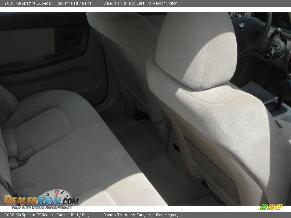 2006 Kia Spectra EX Sedan Radiant Red / Beige Photo #9