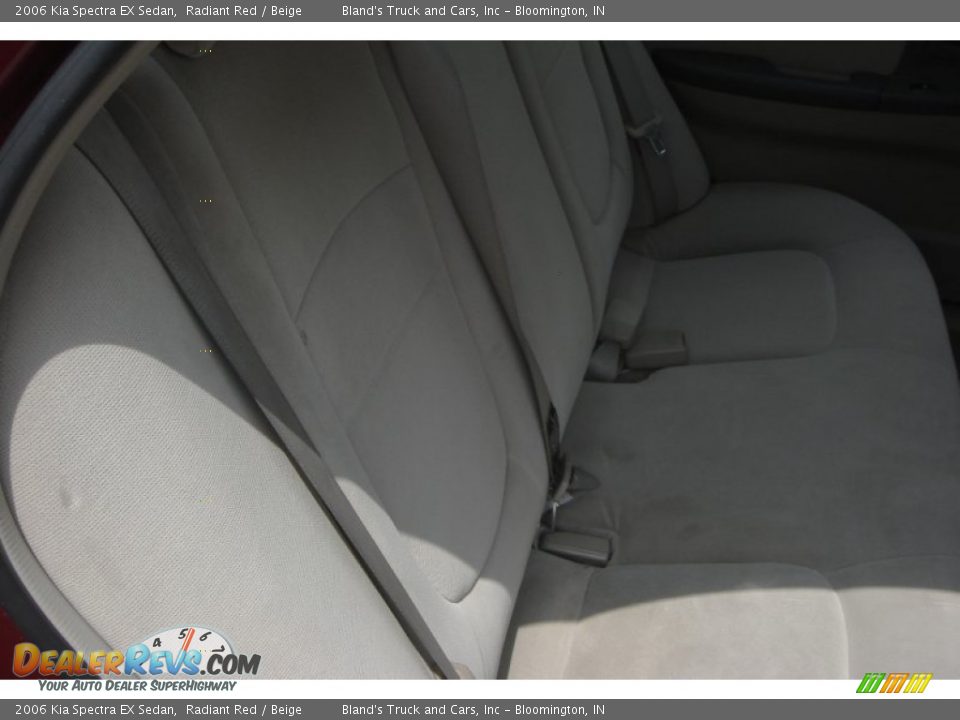 2006 Kia Spectra EX Sedan Radiant Red / Beige Photo #11