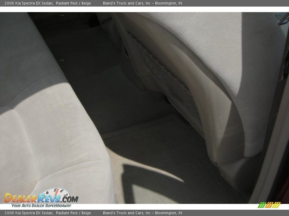 2006 Kia Spectra EX Sedan Radiant Red / Beige Photo #12
