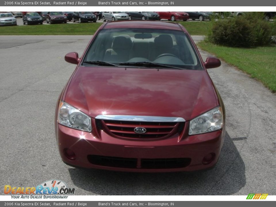 2006 Kia Spectra EX Sedan Radiant Red / Beige Photo #18