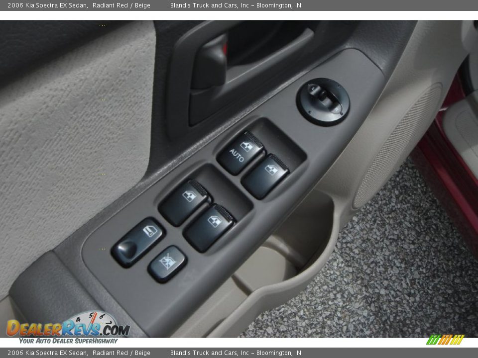 2006 Kia Spectra EX Sedan Radiant Red / Beige Photo #22