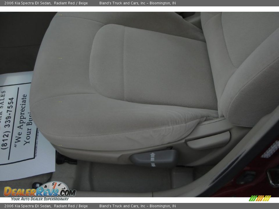 2006 Kia Spectra EX Sedan Radiant Red / Beige Photo #23