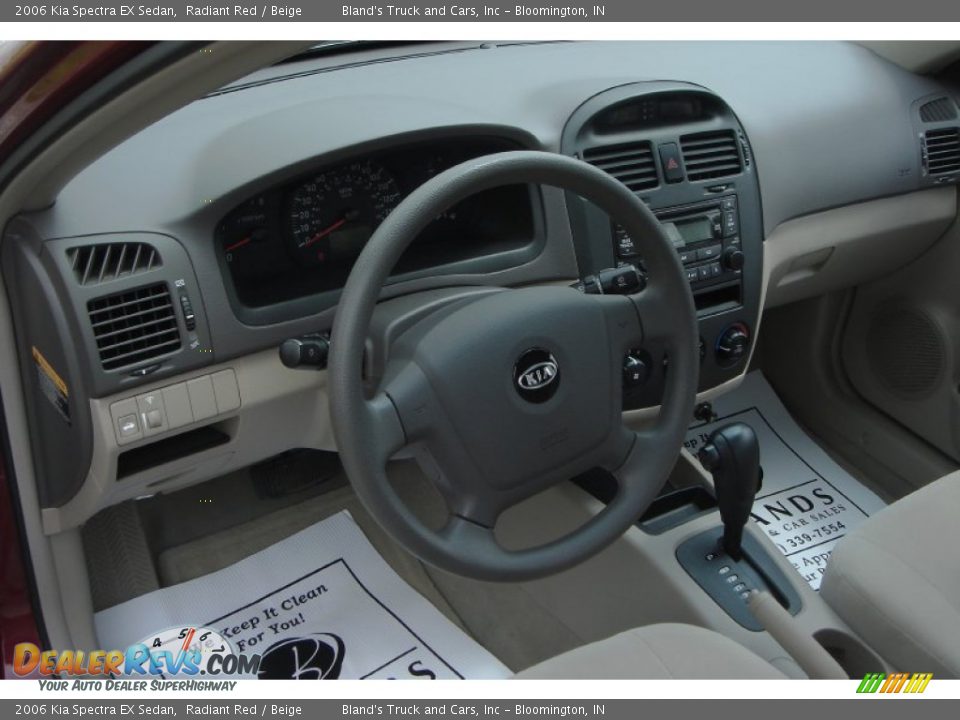 2006 Kia Spectra EX Sedan Radiant Red / Beige Photo #25