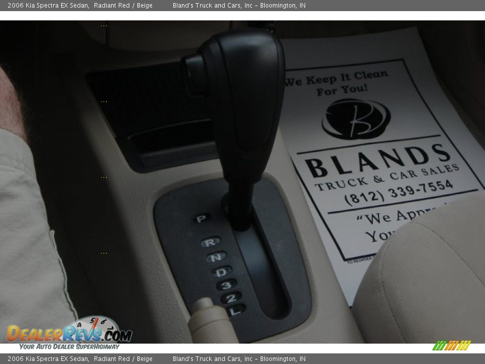 2006 Kia Spectra EX Sedan Radiant Red / Beige Photo #30