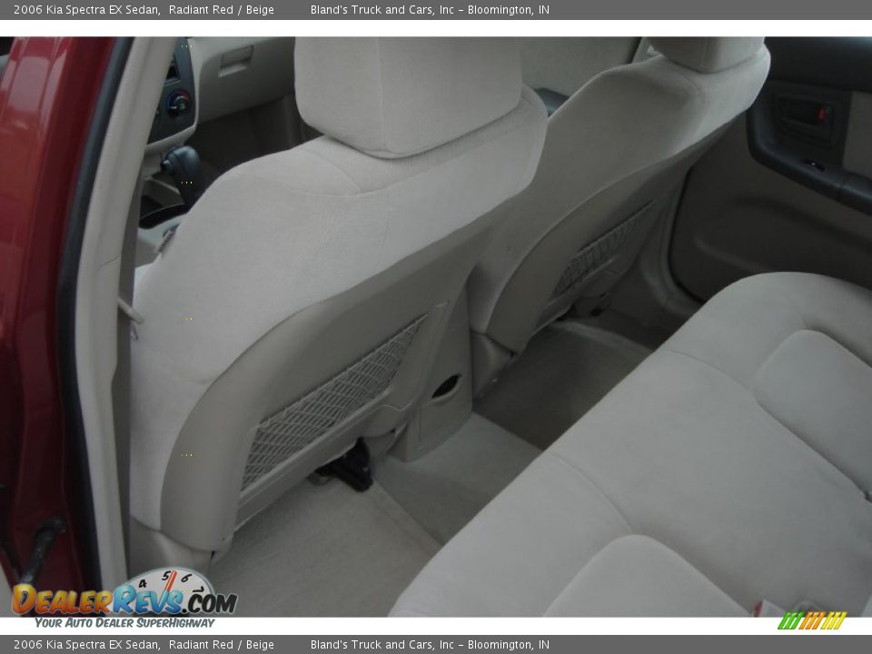 2006 Kia Spectra EX Sedan Radiant Red / Beige Photo #33