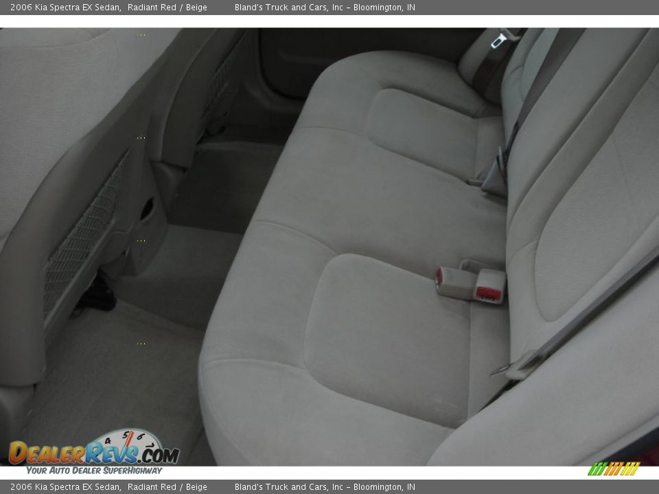2006 Kia Spectra EX Sedan Radiant Red / Beige Photo #34