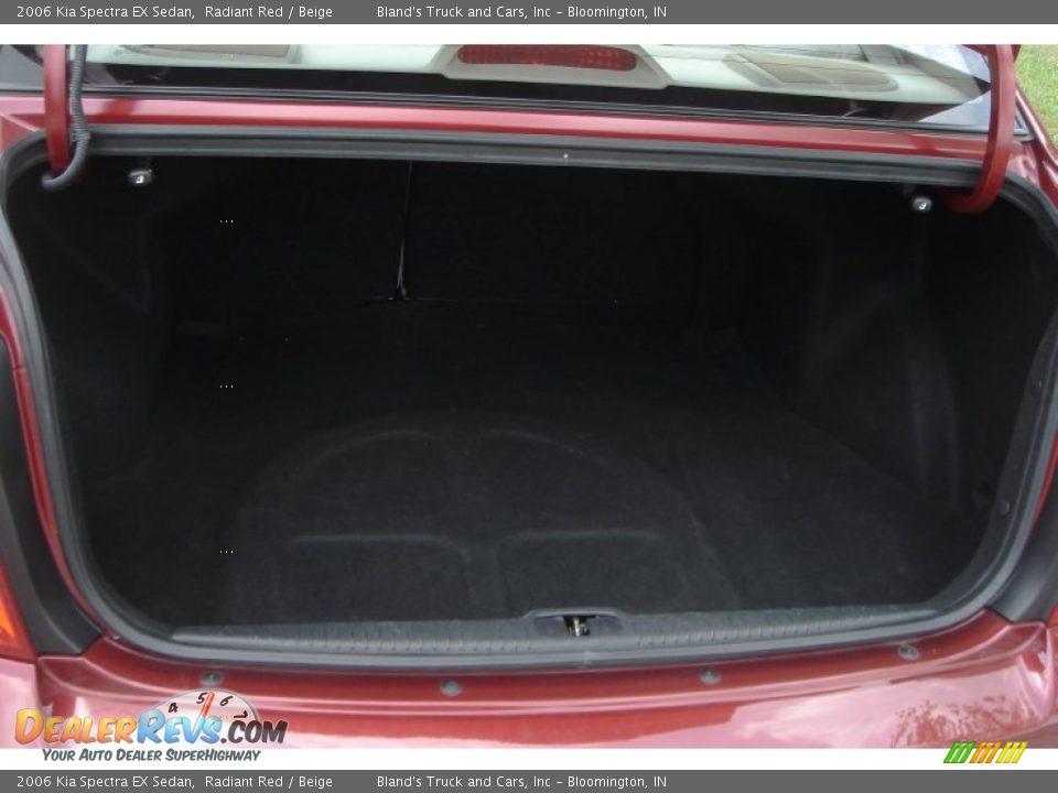 2006 Kia Spectra EX Sedan Radiant Red / Beige Photo #35