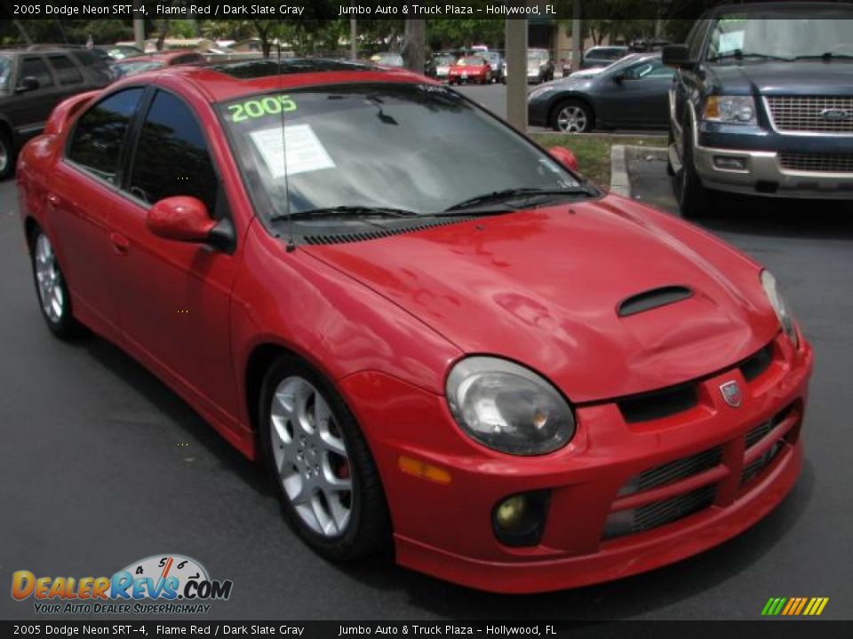 Front 3/4 View of 2005 Dodge Neon SRT-4 Photo #1