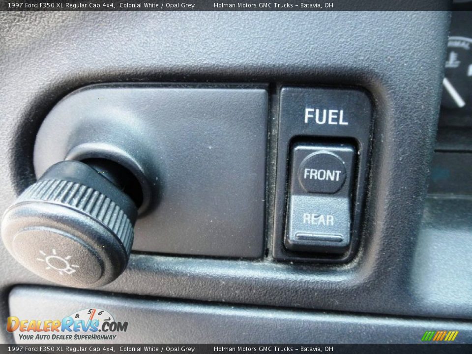 Controls of 1997 Ford F350 XL Regular Cab 4x4 Photo #11