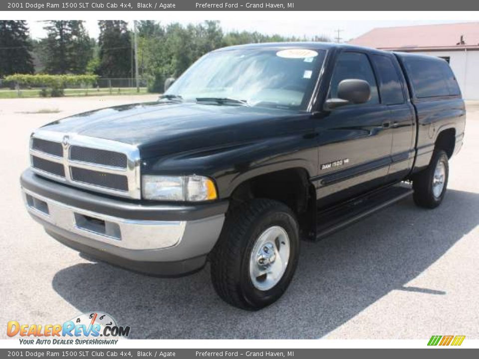 2001 Dodge Ram 1500 SLT Club Cab 4x4 Black / Agate Photo #1