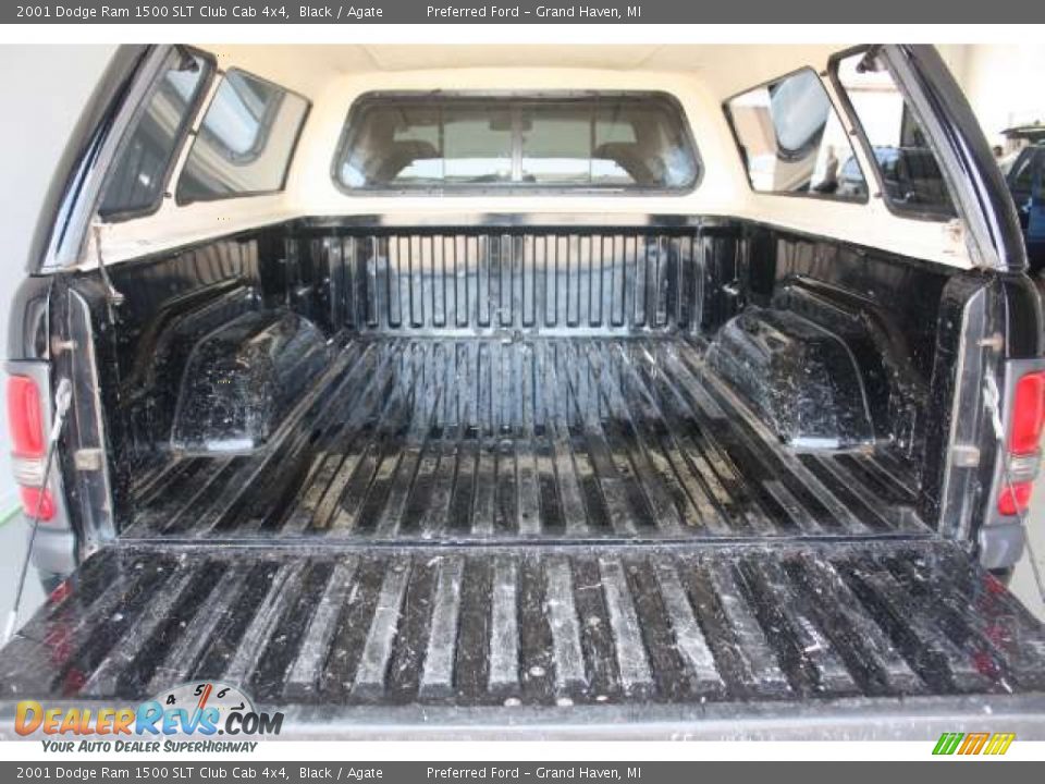 2001 Dodge Ram 1500 SLT Club Cab 4x4 Black / Agate Photo #24