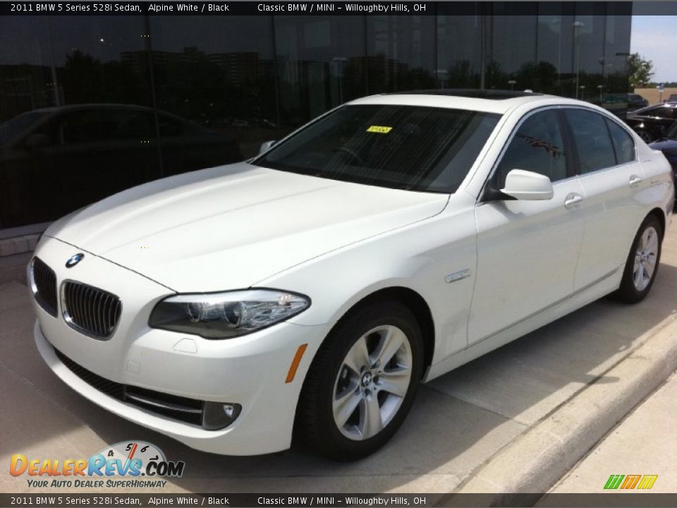 2011 BMW 5 Series 528i Sedan Alpine White / Black Photo #1
