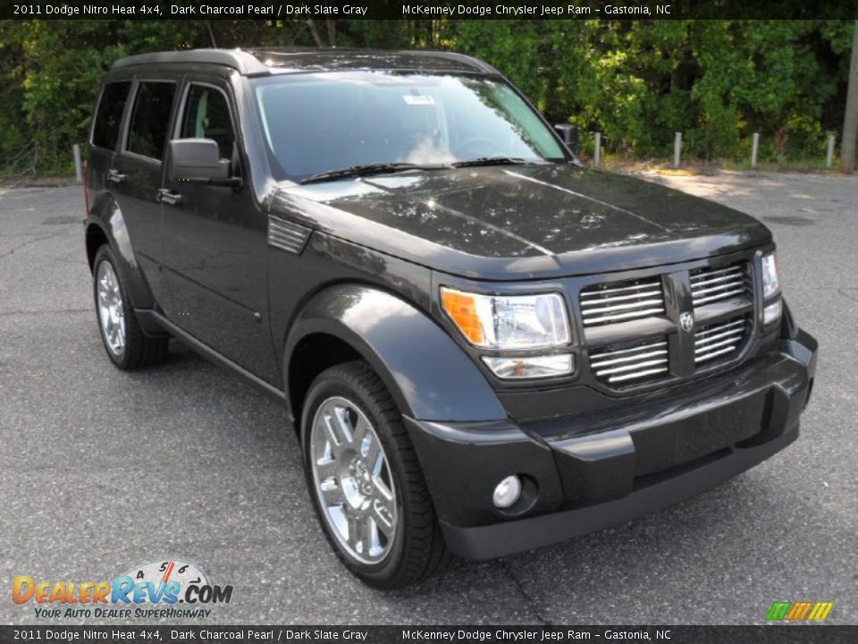 2011 Dodge Nitro Heat 4x4 Dark Charcoal Pearl / Dark Slate Gray Photo #5