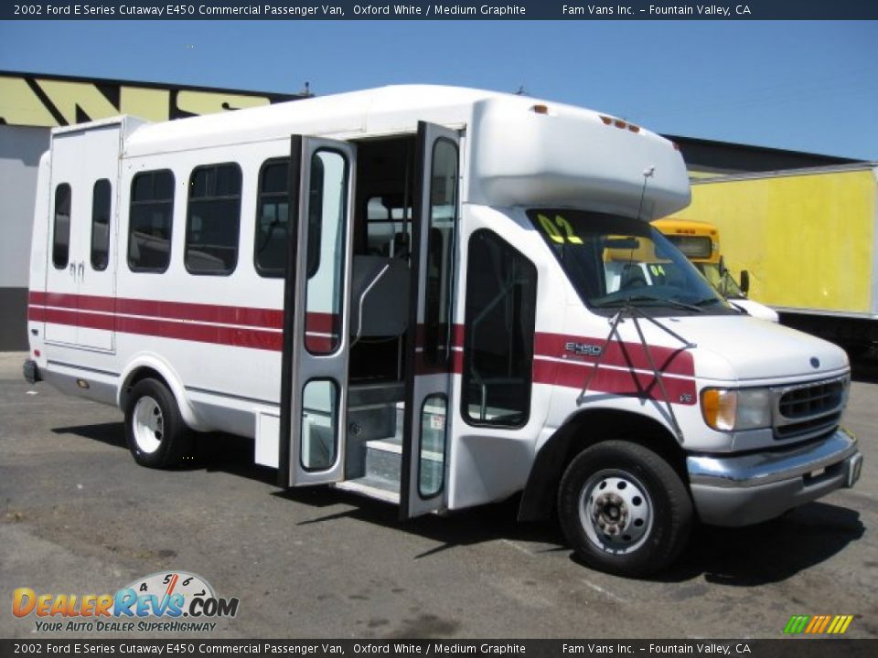 2002 Ford E Series Cutaway E450 Commercial Passenger Van Oxford White / Medium Graphite Photo #1