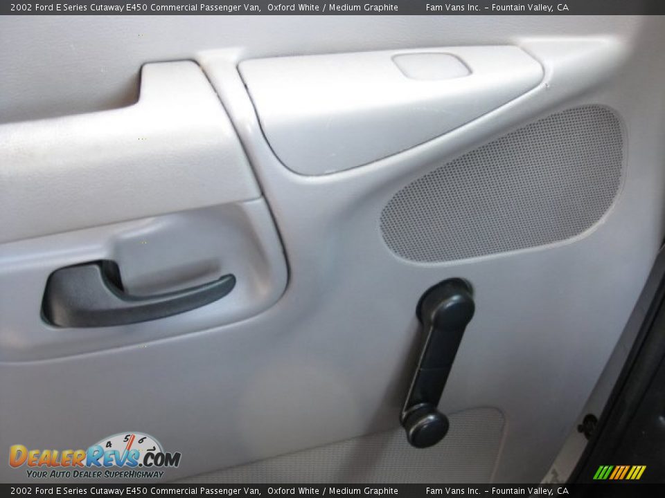 2002 Ford E Series Cutaway E450 Commercial Passenger Van Oxford White / Medium Graphite Photo #9
