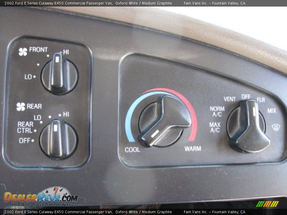 Controls of 2002 Ford E Series Cutaway E450 Commercial Passenger Van Photo #11