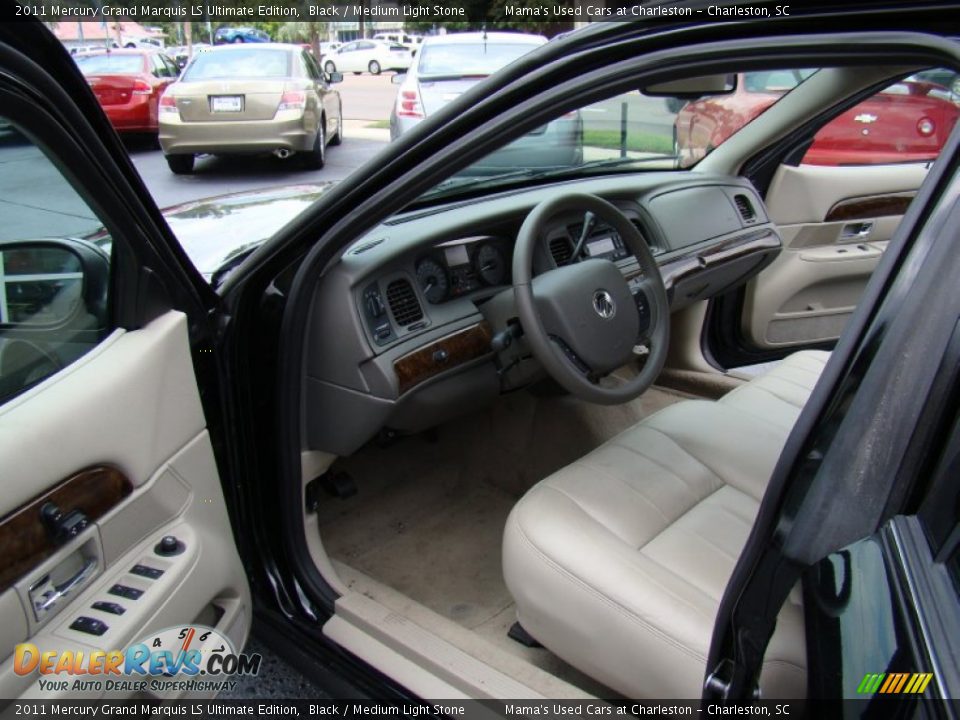 Dashboard of 2011 Mercury Grand Marquis LS Ultimate Edition Photo #9