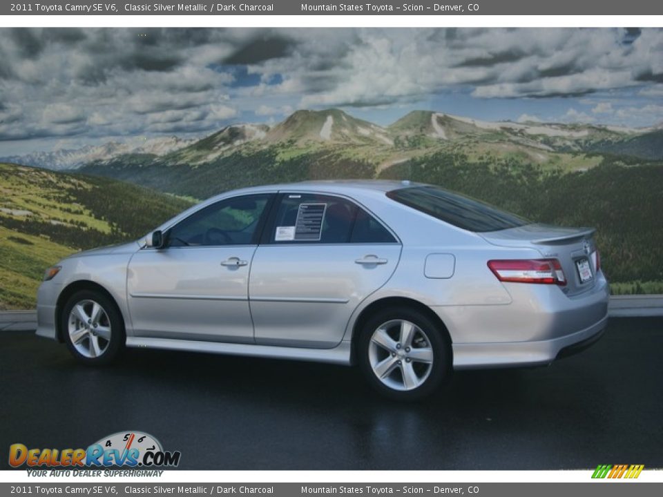 2011 Toyota Camry SE V6 Classic Silver Metallic / Dark Charcoal Photo #3