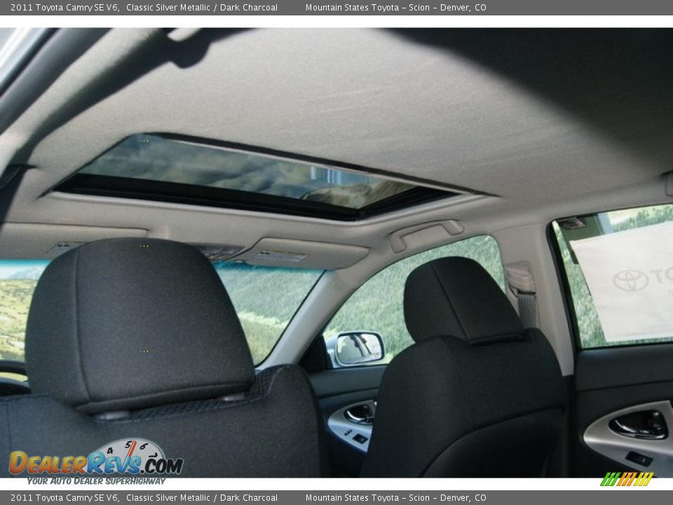 2011 Toyota Camry SE V6 Classic Silver Metallic / Dark Charcoal Photo #7