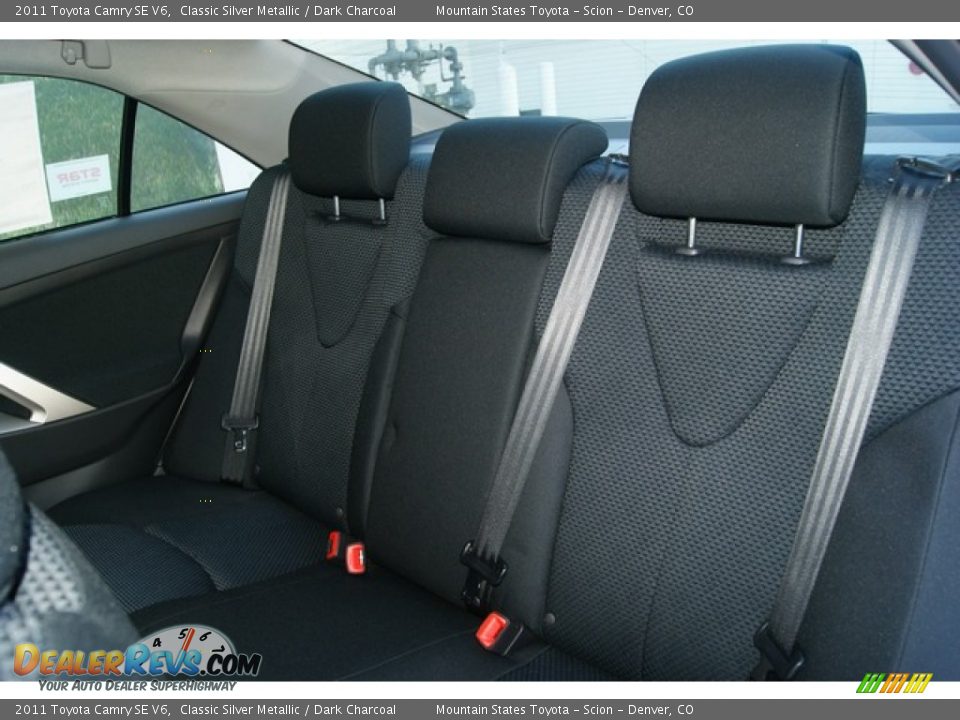 2011 Toyota Camry SE V6 Classic Silver Metallic / Dark Charcoal Photo #8