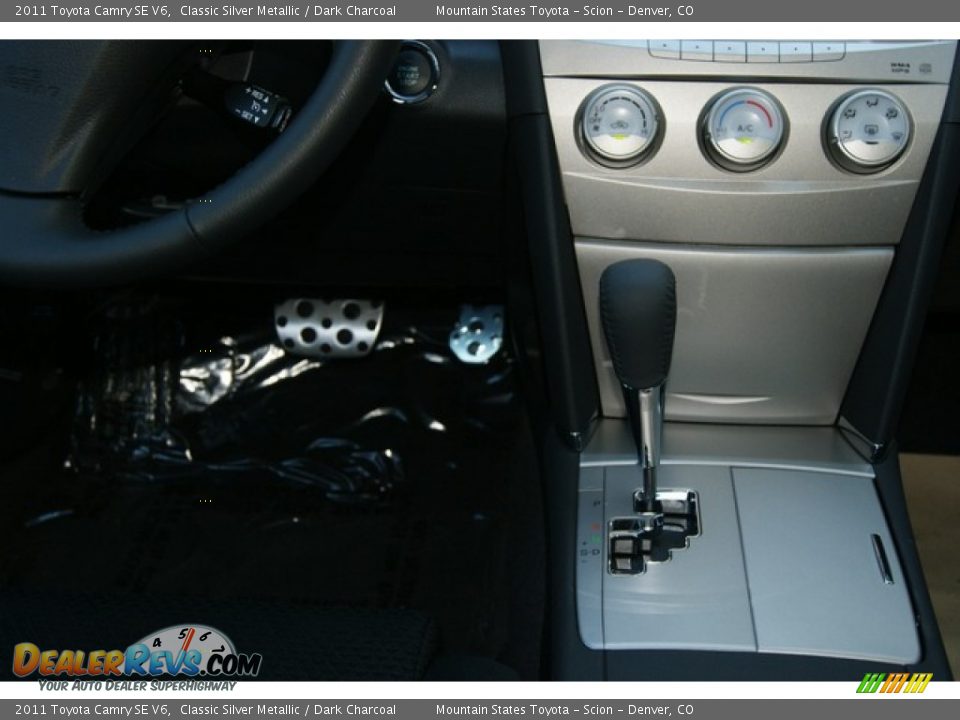 2011 Toyota Camry SE V6 Classic Silver Metallic / Dark Charcoal Photo #12