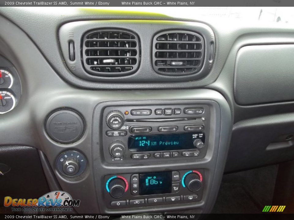 2009 Chevrolet TrailBlazer SS AWD Summit White / Ebony Photo #16