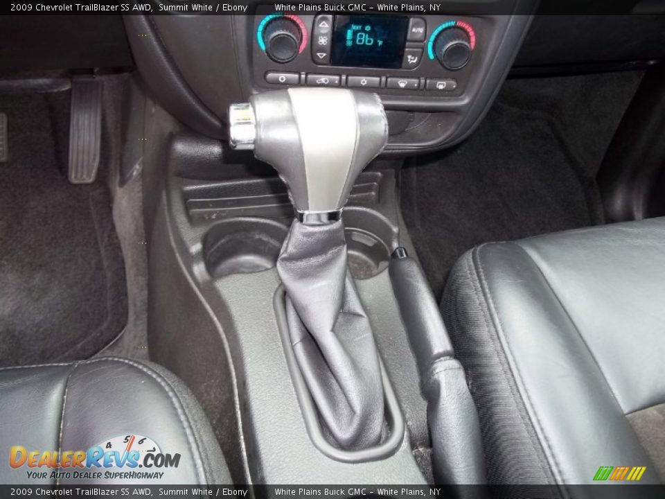 2009 Chevrolet TrailBlazer SS AWD Shifter Photo #17