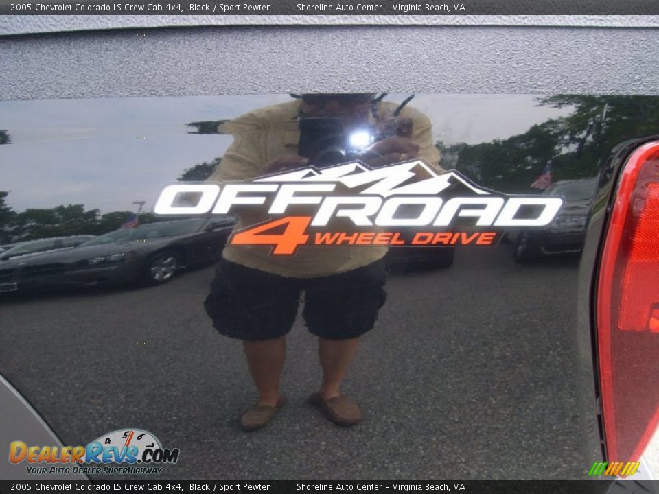 2005 Chevrolet Colorado LS Crew Cab 4x4 Black / Sport Pewter Photo #3