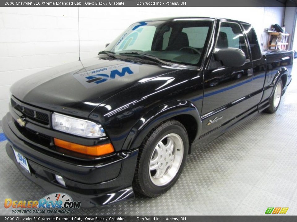 2000 Chevrolet S10 Xtreme Extended Cab Onyx Black / Graphite Photo #2