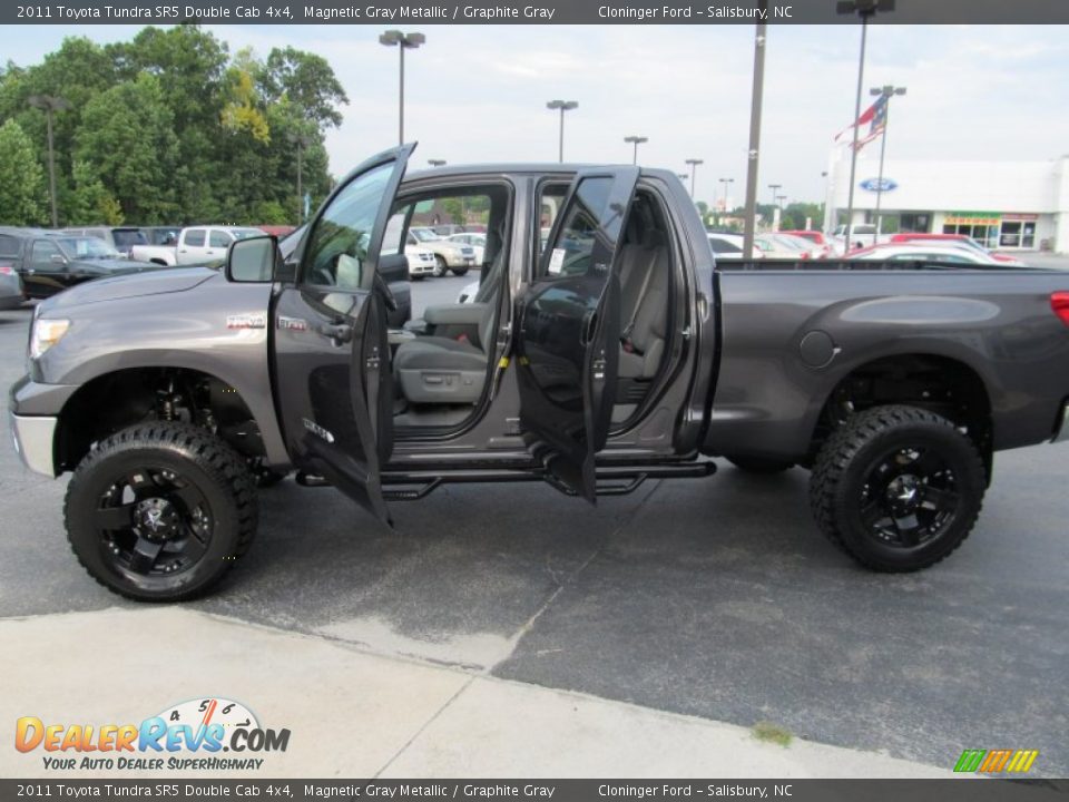 2011 Toyota Tundra SR5 Double Cab 4x4 Magnetic Gray Metallic / Graphite Gray Photo #11