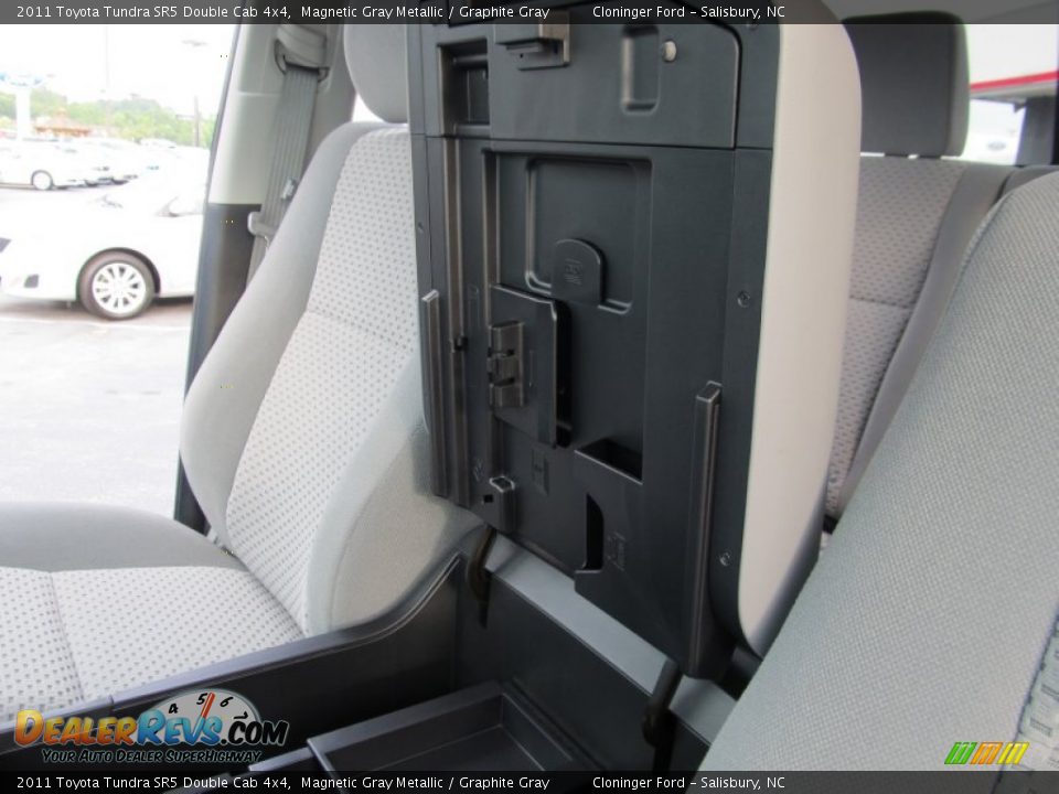 2011 Toyota Tundra SR5 Double Cab 4x4 Magnetic Gray Metallic / Graphite Gray Photo #17