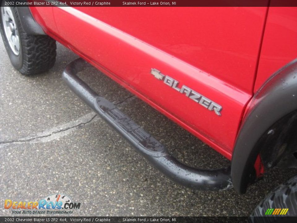 2002 Chevrolet Blazer LS ZR2 4x4 Victory Red / Graphite Photo #15