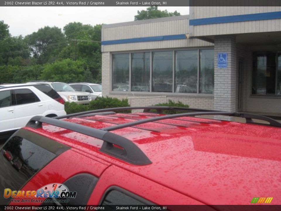 2002 Chevrolet Blazer LS ZR2 4x4 Victory Red / Graphite Photo #17