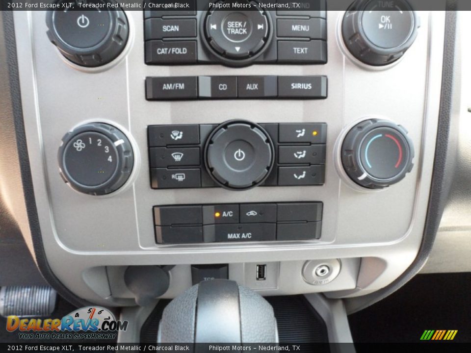 Controls of 2012 Ford Escape XLT Photo #29