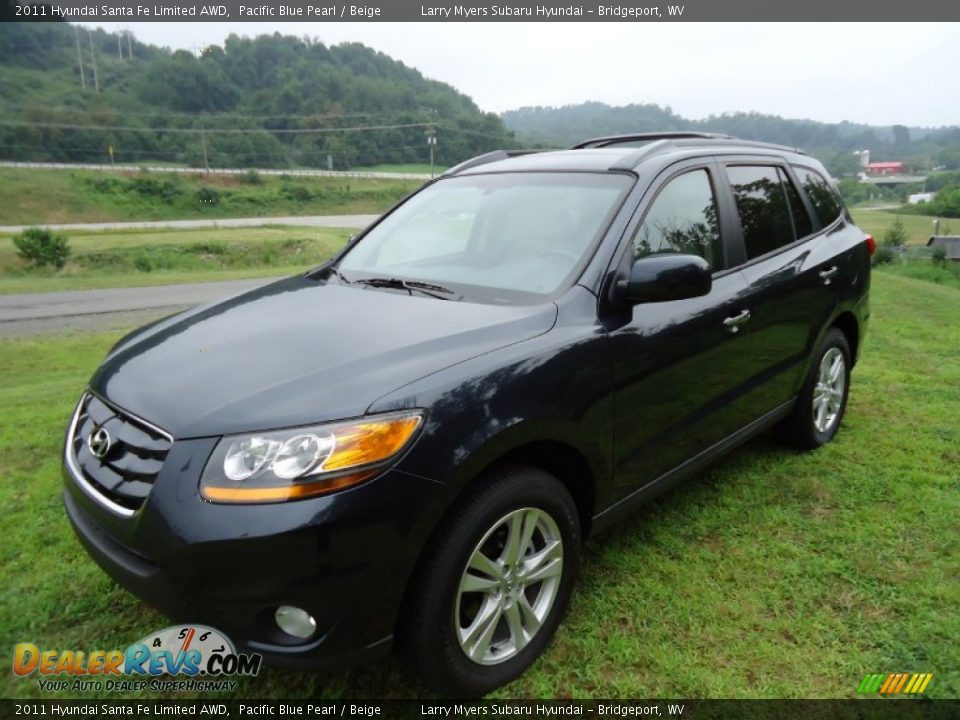 Front 3/4 View of 2011 Hyundai Santa Fe Limited AWD Photo #7