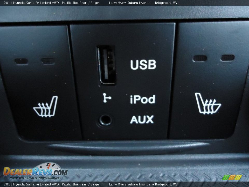 Controls of 2011 Hyundai Santa Fe Limited AWD Photo #18