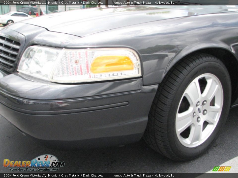 2004 Ford Crown Victoria LX Wheel Photo #4