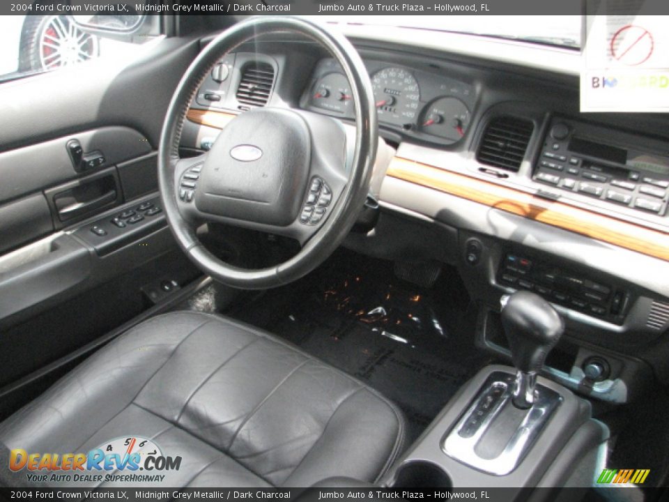 Dashboard of 2004 Ford Crown Victoria LX Photo #12