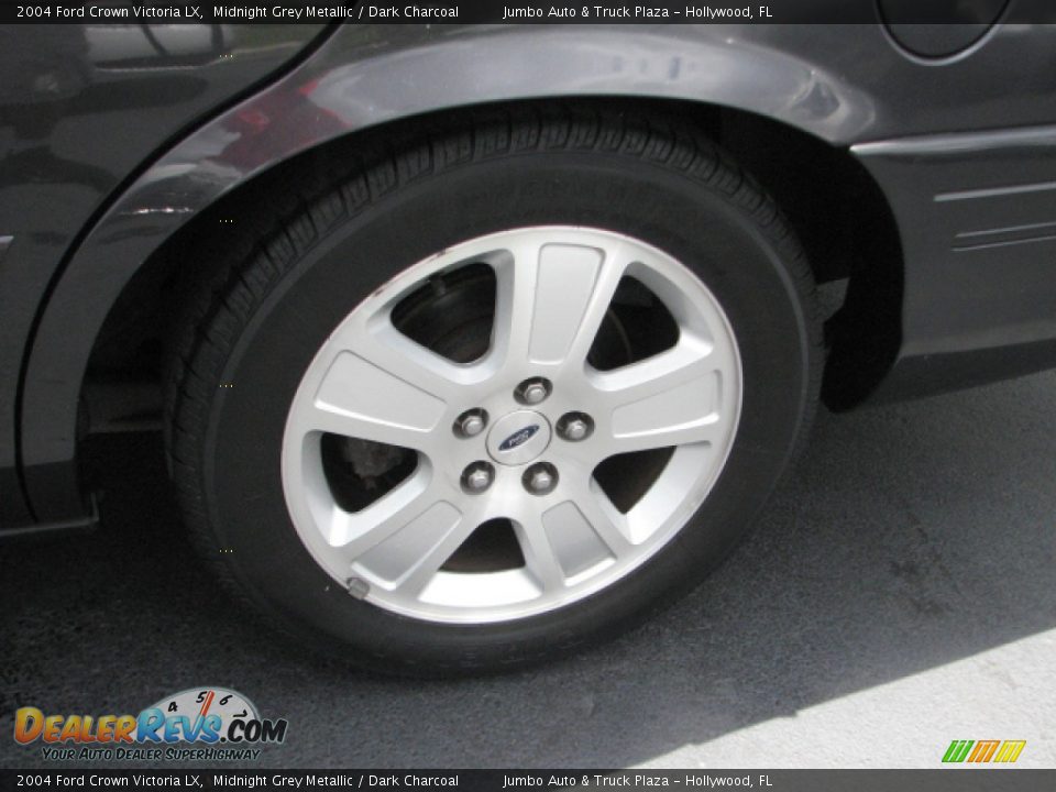 2004 Ford Crown Victoria LX Wheel Photo #19