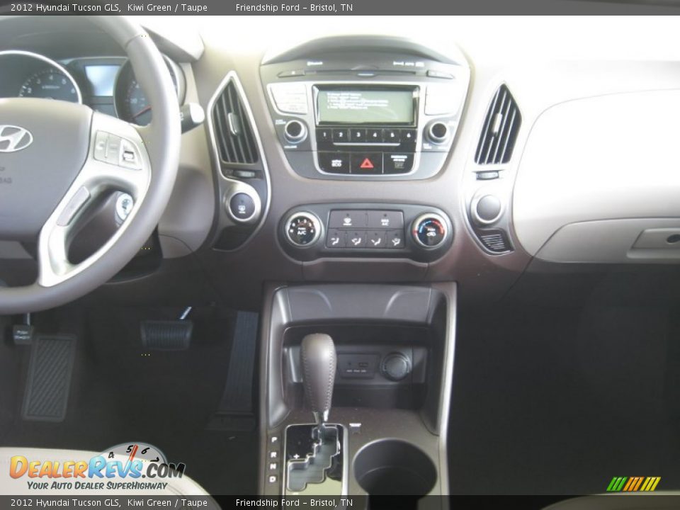 Controls of 2012 Hyundai Tucson GLS Photo #23