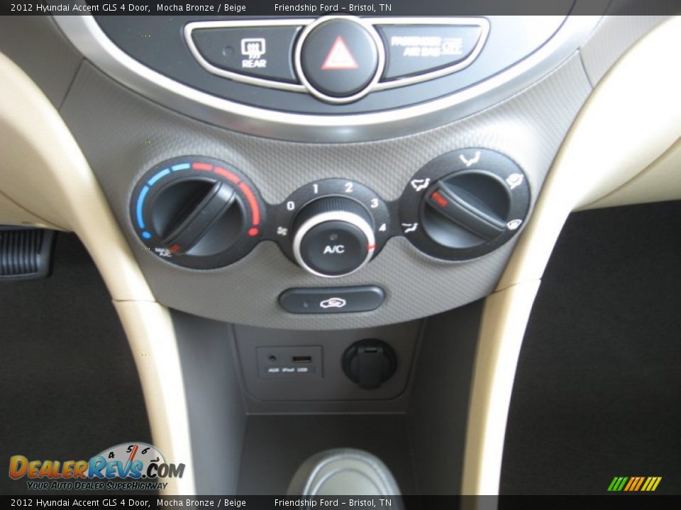 Controls of 2012 Hyundai Accent GLS 4 Door Photo #25