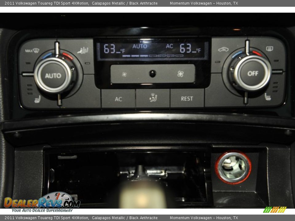 Controls of 2011 Volkswagen Touareg TDI Sport 4XMotion Photo #21