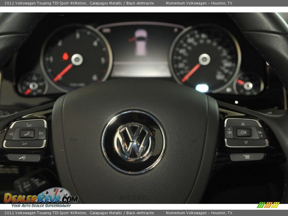 2011 Volkswagen Touareg TDI Sport 4XMotion Steering Wheel Photo #24