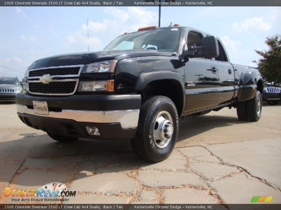 Front 3/4 View of 2006 Chevrolet Silverado 3500 LT Crew Cab 4x4 Dually Photo #7