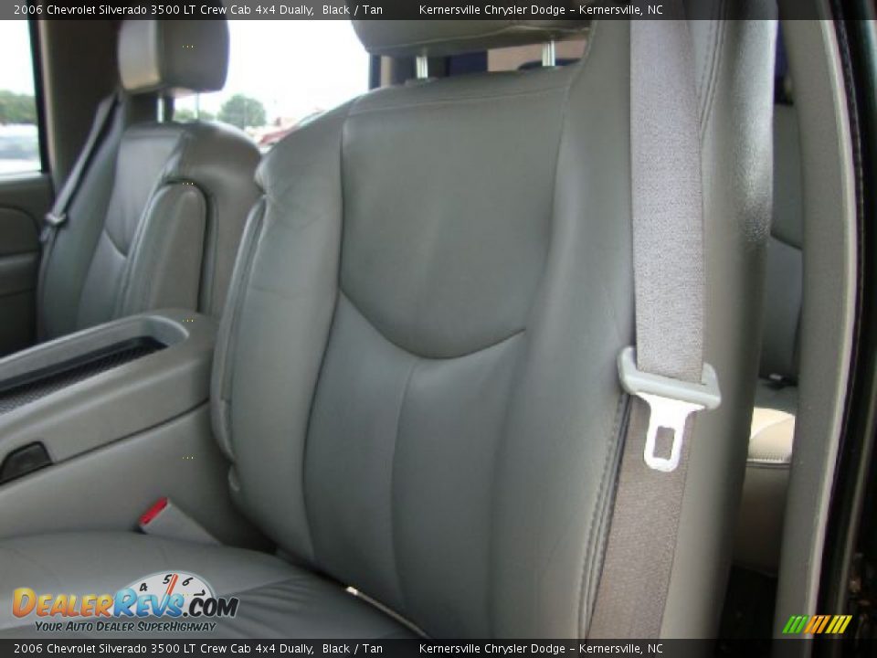 2006 Chevrolet Silverado 3500 LT Crew Cab 4x4 Dually Black / Tan Photo #9
