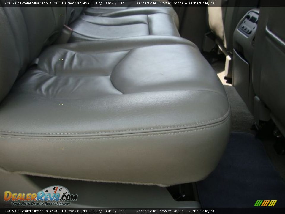 2006 Chevrolet Silverado 3500 LT Crew Cab 4x4 Dually Black / Tan Photo #15